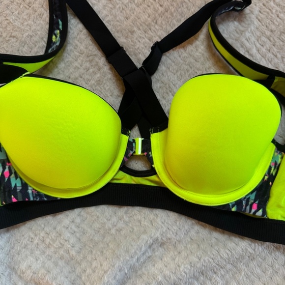 Victoria’s Secret VSX Knockout front closure sports bra Multicolor print 34C - Picture 10 of 14